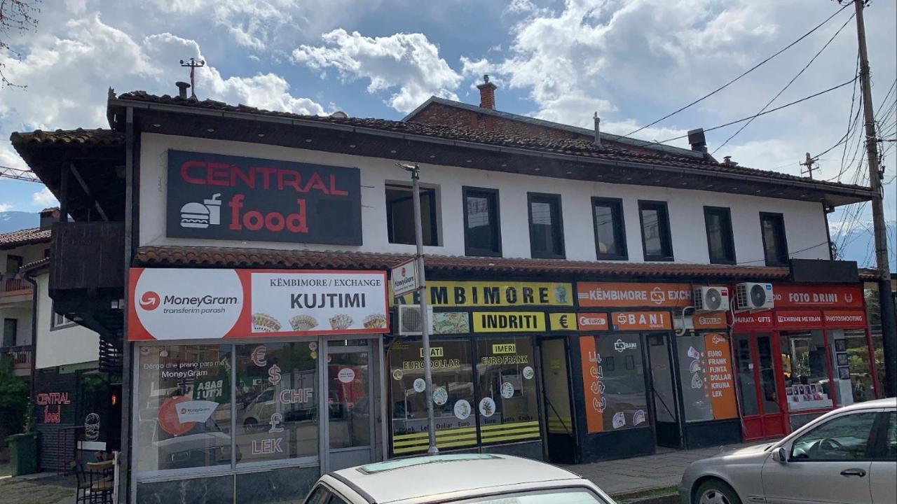 Central Hostel Печ Екстериор снимка