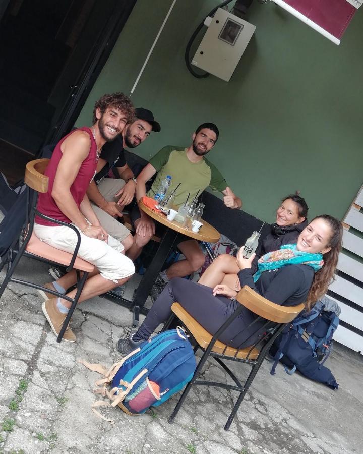 Central Hostel Печ Екстериор снимка