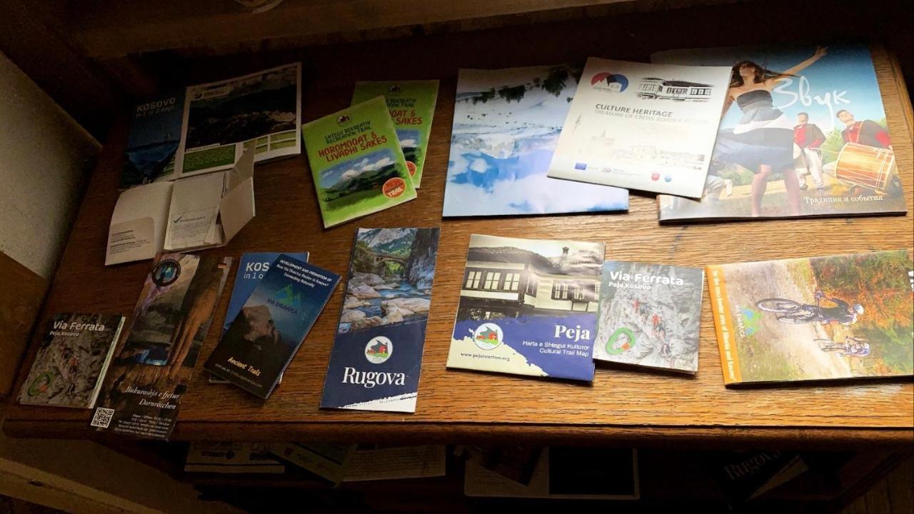Central Hostel Печ Екстериор снимка