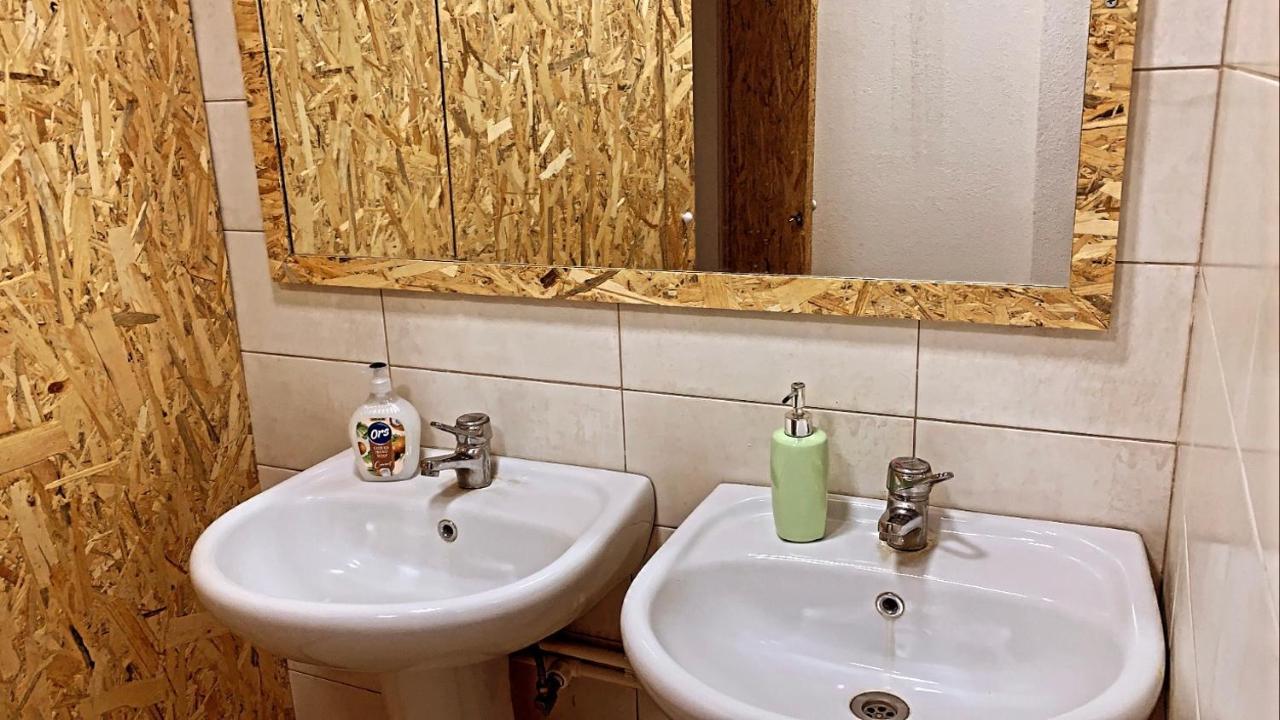 Central Hostel Печ Екстериор снимка