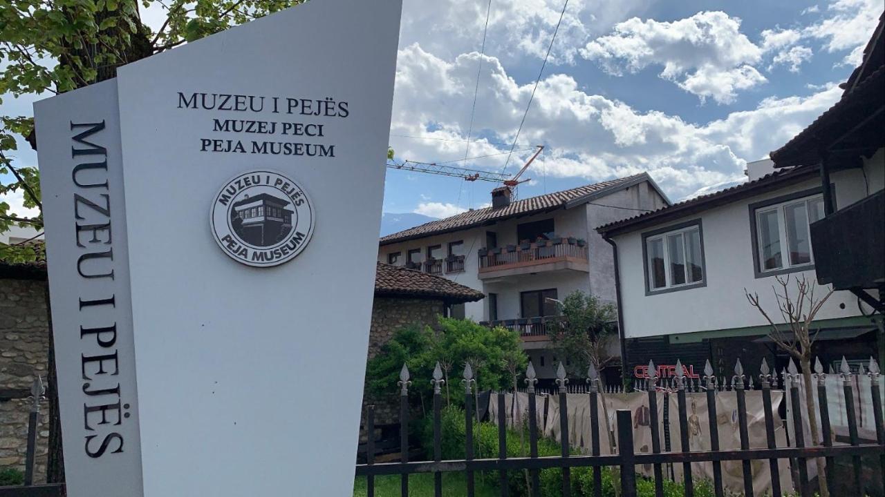 Central Hostel Печ Екстериор снимка